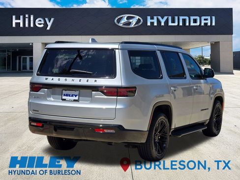 Used 2022 Jeep Wagoneer Series II AWD/4WD image 6