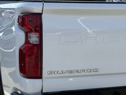 Used 2024 Chevrolet Silverado 2500 LT AWD/4WD image 6