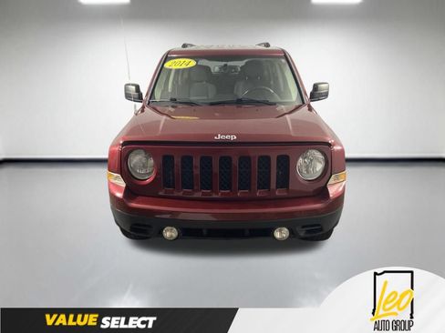 Used 2014 Jeep Patriot Latitude AWD/4WD image 9