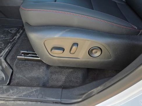 New 2026 Chevrolet Traverse Z71 w/ LPO, Floor Liner Package image 12