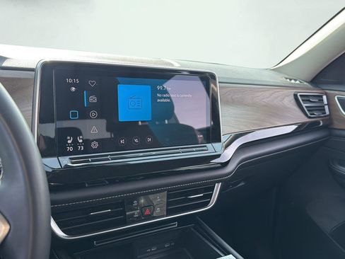 Used 2024 Volkswagen Atlas SE image 14