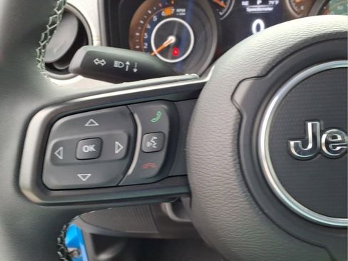 Used 2025 Jeep Wrangler Unlimited Sport AWD/4WD image 23