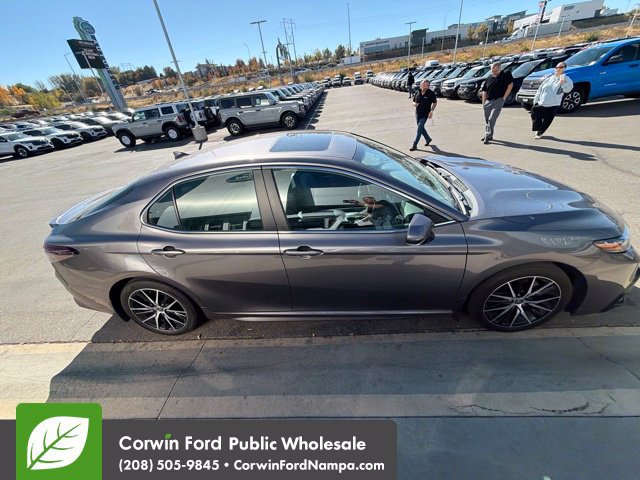 Used 2023 Toyota Camry SE FWD image 8