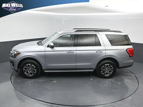 Used 2023 Ford Expedition XLT RWD image 12