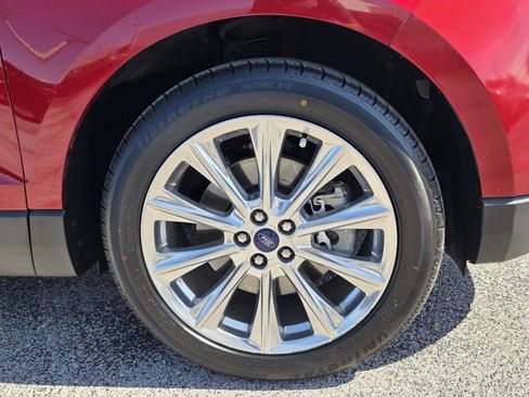 Used 2017 Ford Edge Titanium w/ Equipment Group 301A FWD image 9