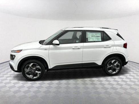 New 2025 Hyundai Venue SEL image 4