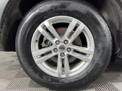 Used 2022 Ford Explorer XLT image 13