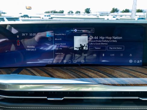 Used 2026 Cadillac Escalade ESV Platinum Sport w/ LPO, ONYX Package image 26