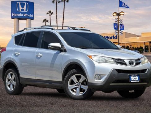 Used 2015 Toyota RAV4 XLE FWD image 2