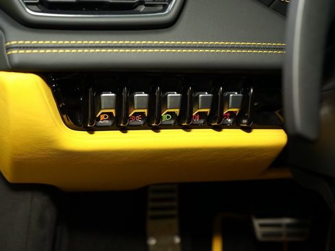 Used 2024 Lamborghini Huracan Tecnica image 23