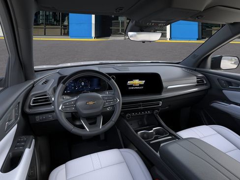 New 2026 Chevrolet Traverse High Country w/ LPO, Floor Liner Package FWD image 17