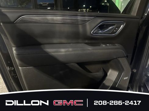 Used 2023 GMC Yukon XL SLT w/ SLT Luxury Package AWD/4WD image 12