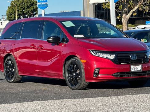 Certified 2023 Honda Odyssey Sport image 6