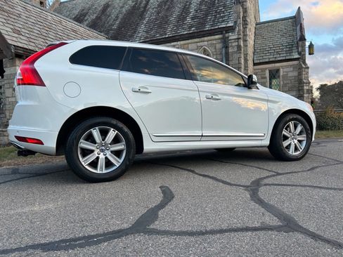 Used 2016 Volvo XC60 T6 image 10