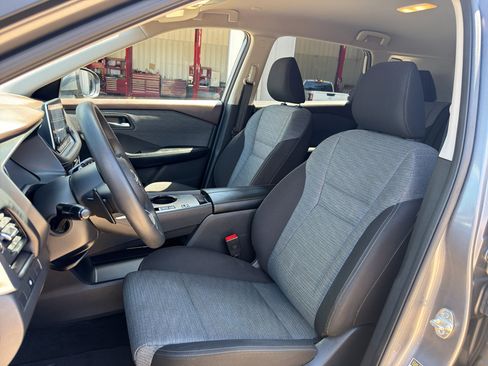 Used 2023 Nissan Rogue SV FWD image 11