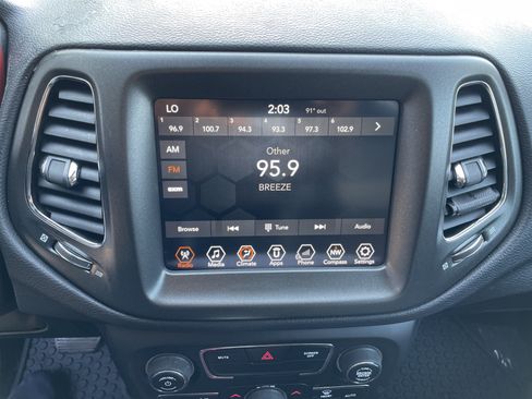 Used 2018 Jeep Compass Trailhawk w/ Popular Equipment Group AWD/4WD image 22