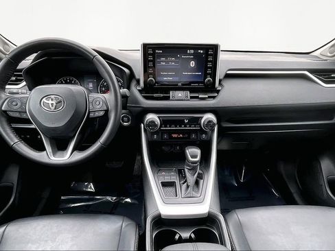 Used 2021 Toyota RAV4 XLE Premium image 16