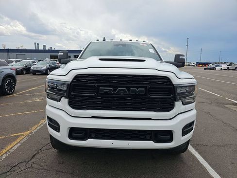 Used 2024 RAM 3500 Limited w/ Night Edition AWD/4WD image 4