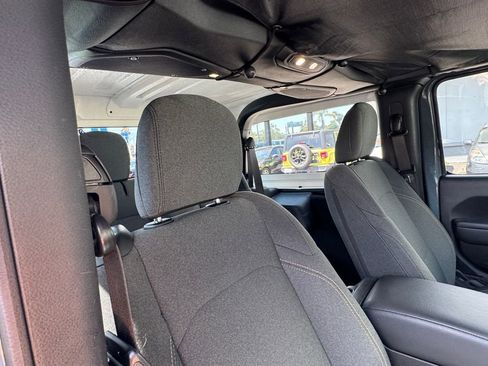 Used 2024 Jeep Wrangler Sport AWD/4WD image 6