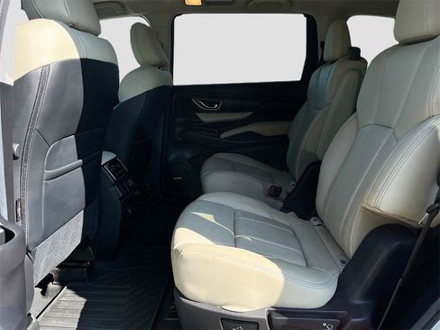 Used 2024 Subaru Ascent Limited w/ Technology Package image 25