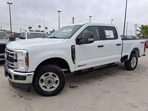 Used 2025 Ford F250 XLT AWD/4WD image 3