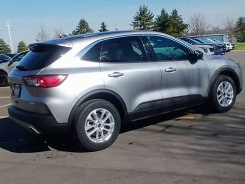 Used 2022 Ford Escape SE w/ Convenience Package AWD/4WD image 3