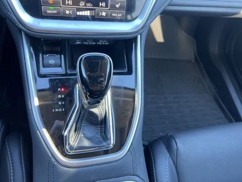 Used 2025 Subaru Outback Limited image 14