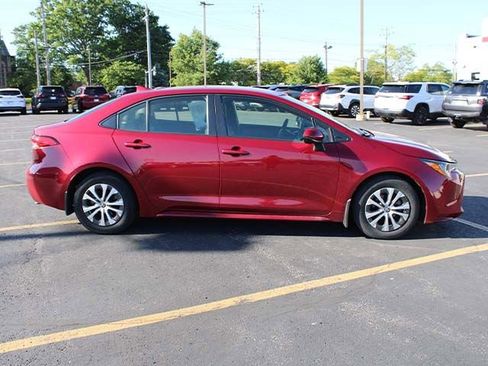 Certified 2022 Toyota Corolla LE FWD image 5