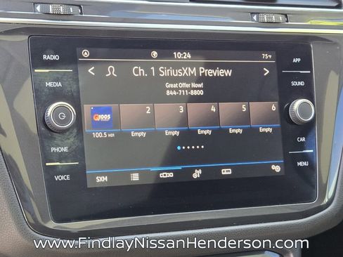 Used 2023 Volkswagen Tiguan SE w/ Panoramic Sunroof Package FWD image 27