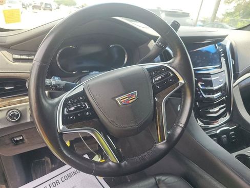 Used 2016 Cadillac Escalade ESV Platinum AWD/4WD image 10