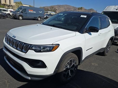 Used 2025 Jeep Compass Limited AWD/4WD image 15
