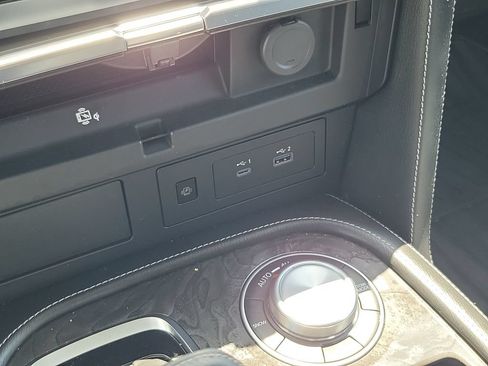 Used 2023 INFINITI QX80 Luxe w/ All-Season Package AWD/4WD image 30