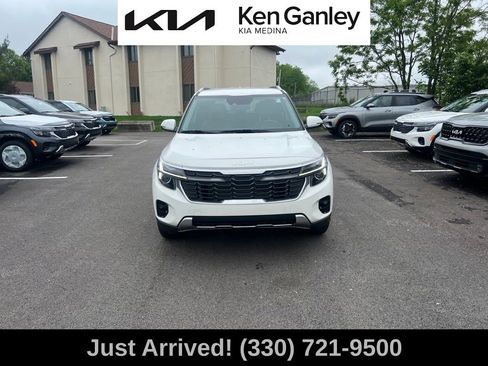 Used 2024 Kia Seltos EX FWD image 2