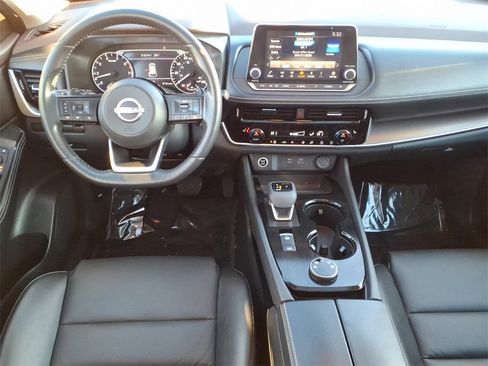 Certified 2022 Nissan Rogue SV w/ SV Premium Package image 11