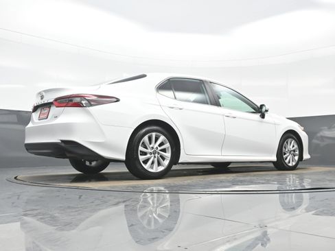 Used 2024 Toyota Camry LE image 30