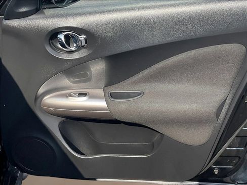 Used 2013 Nissan Juke SV FWD image 24