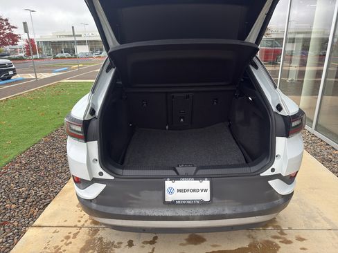 Used 2021 Volkswagen ID.4 Pro S w/ Gradient Package image 16