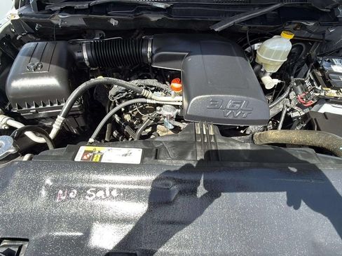 Used 2018 RAM 1500 ST AWD/4WD image 21