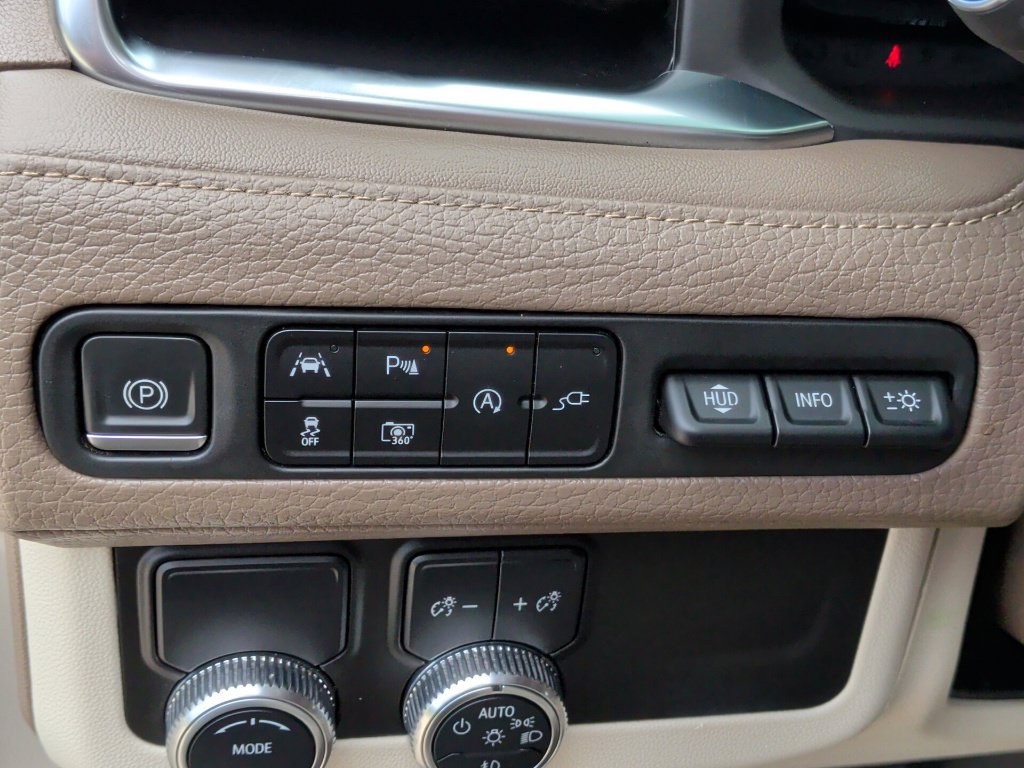Used 2022 GMC Yukon Denali RWD image 16