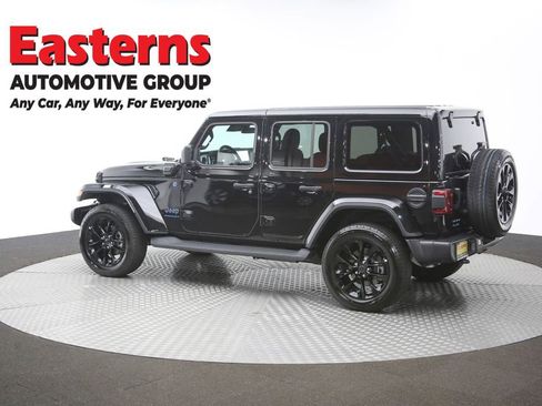 Used 2025 Jeep Wrangler Unlimited Sahara AWD/4WD image 58