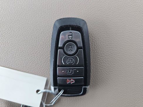 Used 2022 Ford Expedition XLT AWD/4WD image 29