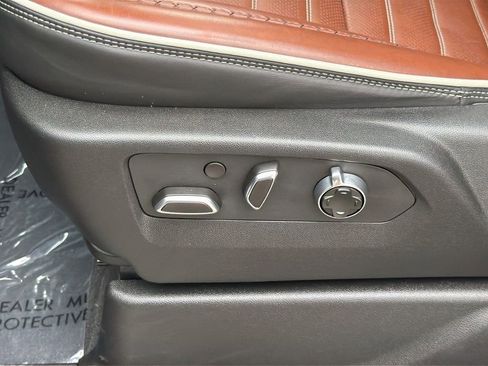 Used 2024 GMC Yukon XL Denali Ultimate AWD/4WD image 23