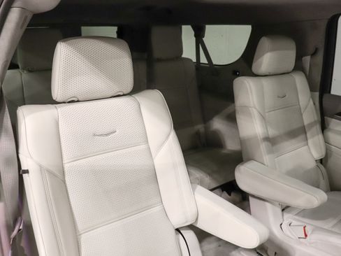 Used 2023 Cadillac Escalade ESV Sport Platinum AWD/4WD image 20