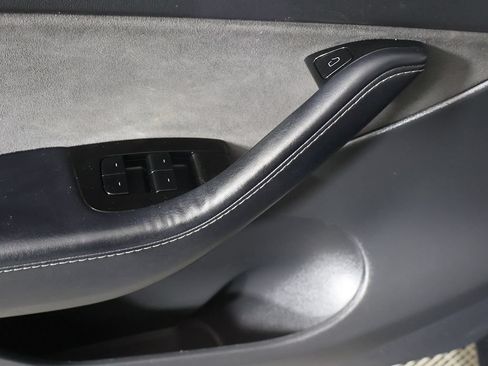 Used 2020 Tesla Model Y Long Range AWD/4WD image 35