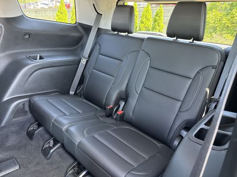 Used 2022 GMC Acadia SLT w/ Elevation Edition FWD image 32