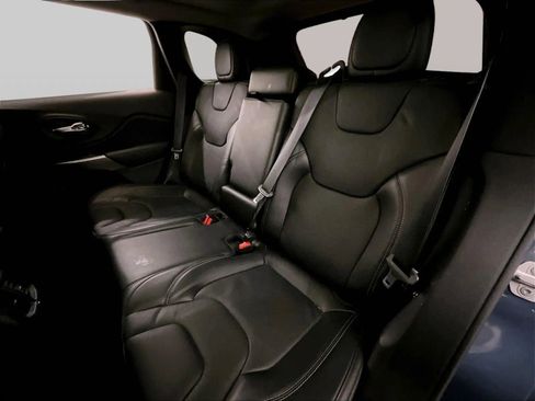 Used 2019 Jeep Cherokee Limited AWD/4WD image 25