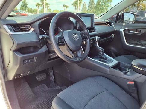 Used 2021 Toyota RAV4 XLE FWD image 19