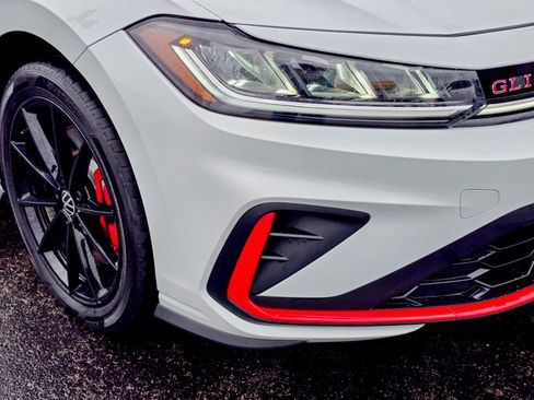 Used 2025 Volkswagen Jetta GLI Autobahn image 8