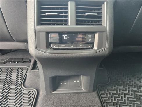 Certified 2022 Volkswagen Atlas SEL Premium image 15