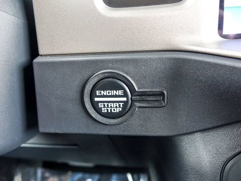 Used 2025 Ford Bronco Outer Banks AWD/4WD image 15